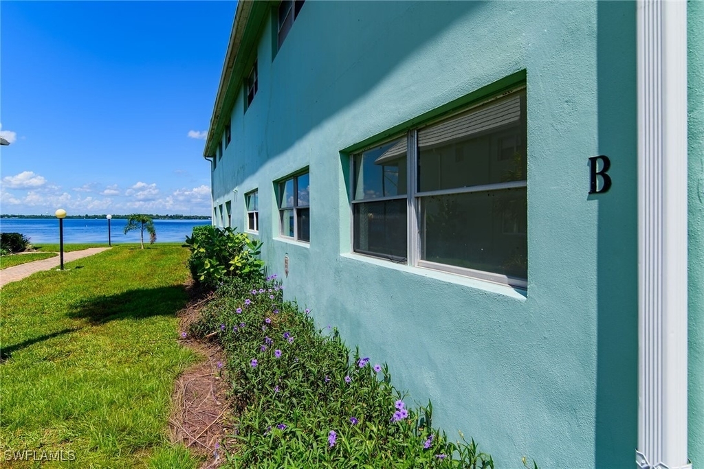 3225 E Riverside Drive - Photo 17