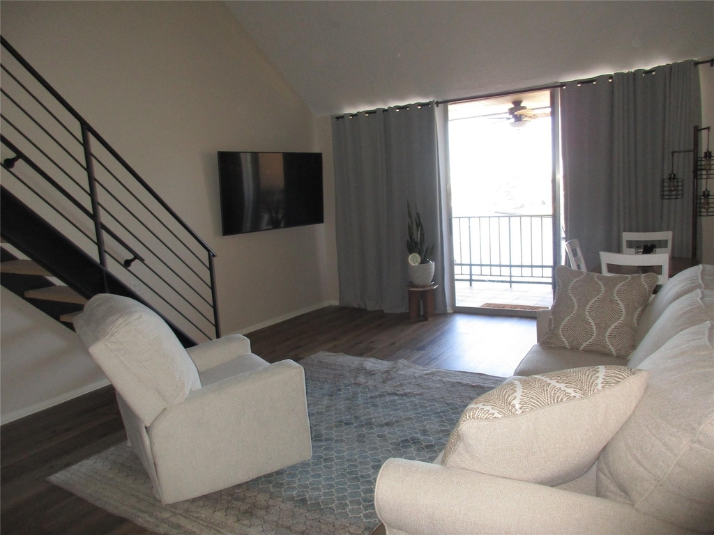 12600 Melville Drive - Photo 4