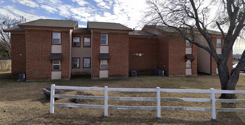 1100 W Austin St - Photo 5