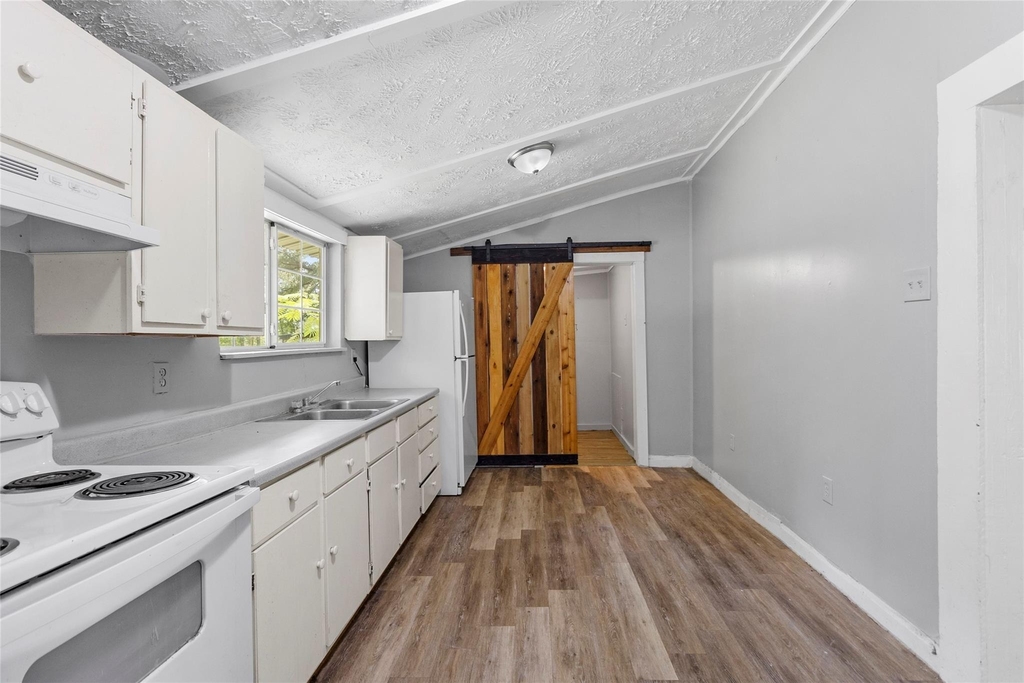 8 Jackson Road - Photo 5