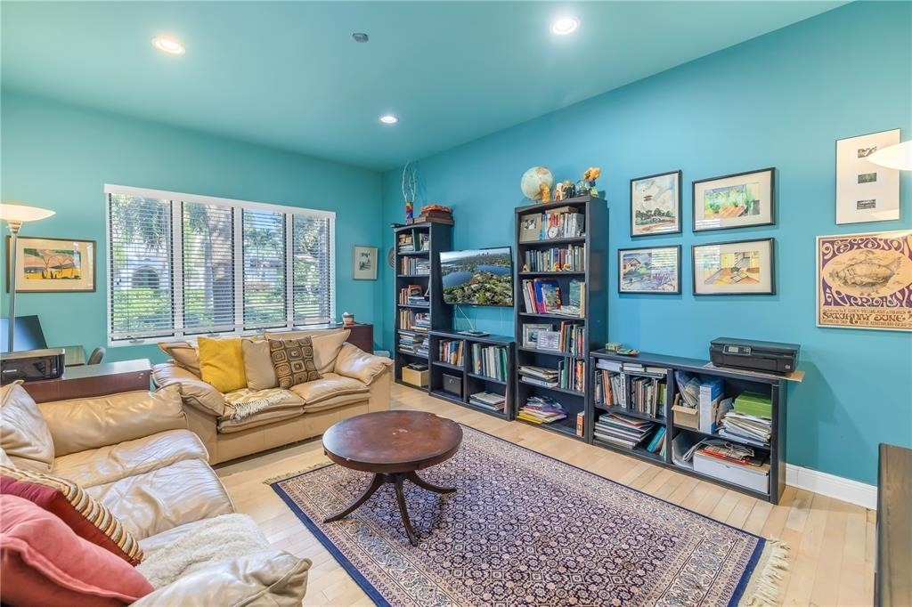 838 Monterey Boulevard Ne - Photo 12