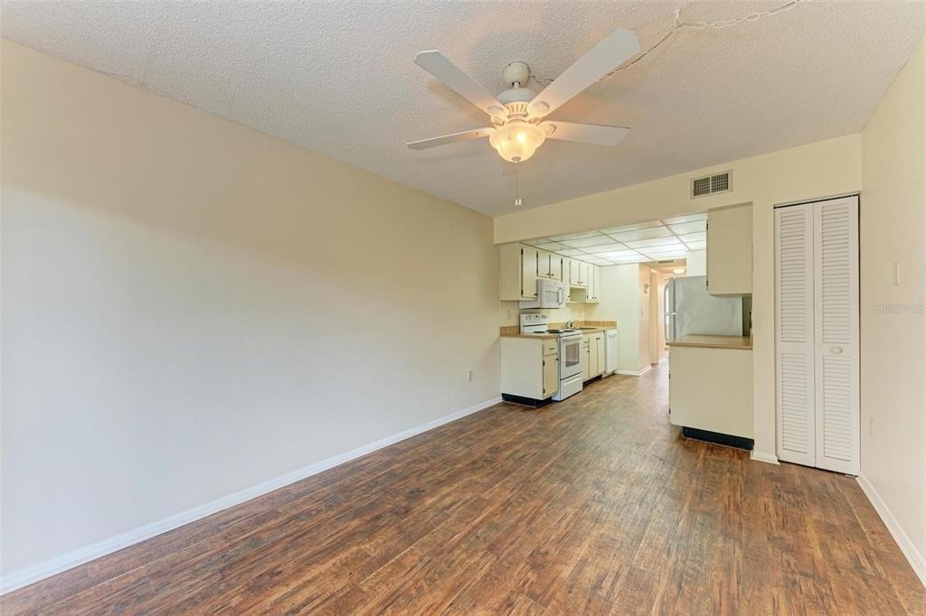 305 30th Avenue W - Photo 9