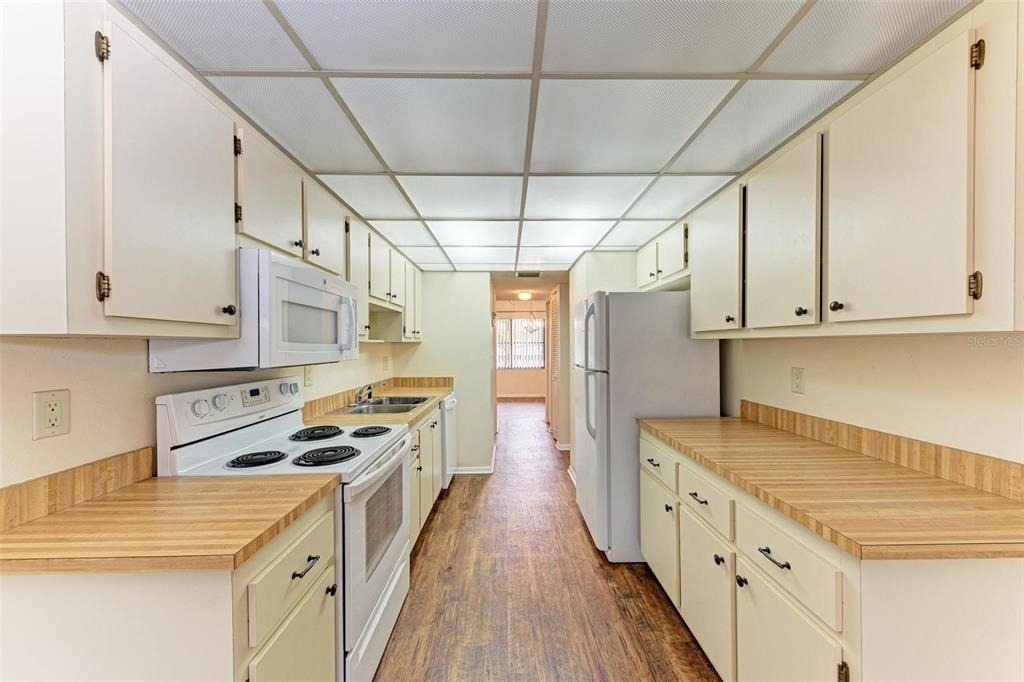 305 30th Avenue W - Photo 12