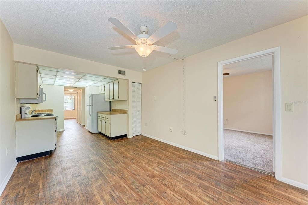 305 30th Avenue W - Photo 11