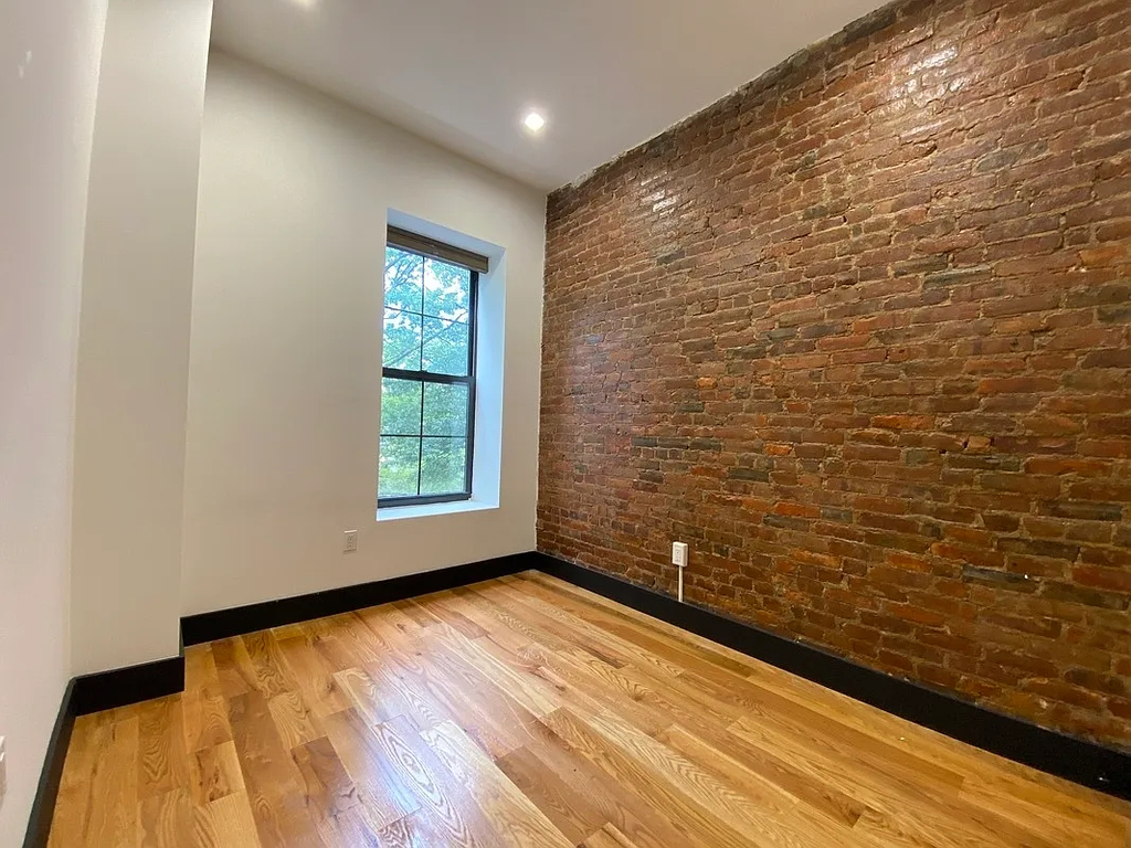 758 Putnam Avenue - Photo 8