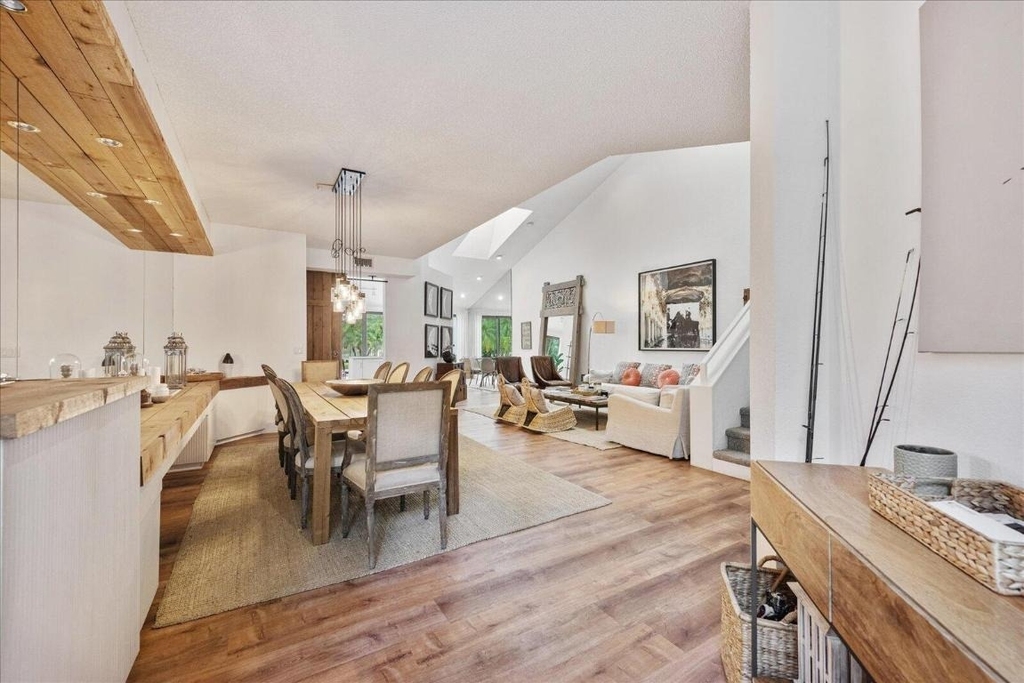 2585 Sheltingham Drive - Photo 3