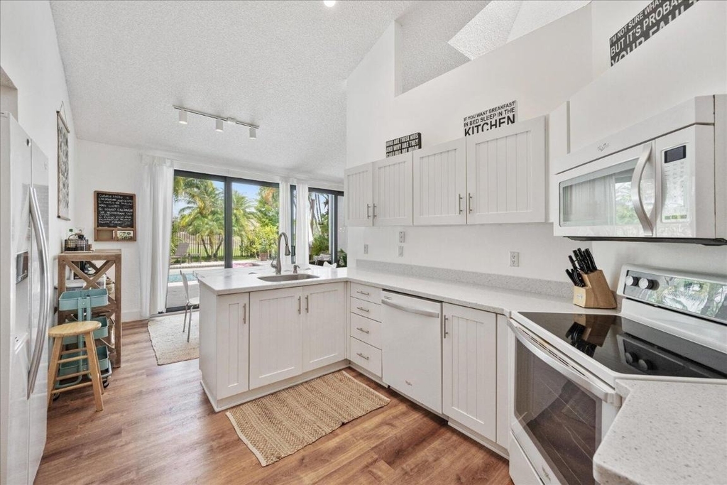2585 Sheltingham Drive - Photo 12