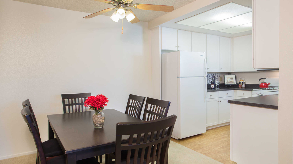 2851 Bedford Lane - Photo 5