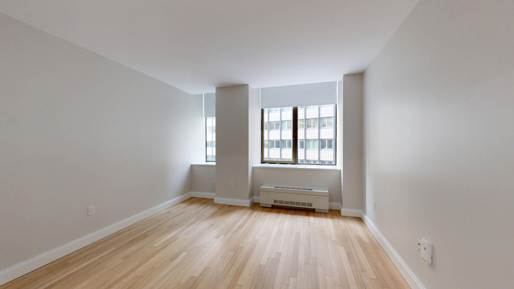 10 Hanover Square - Photo 2