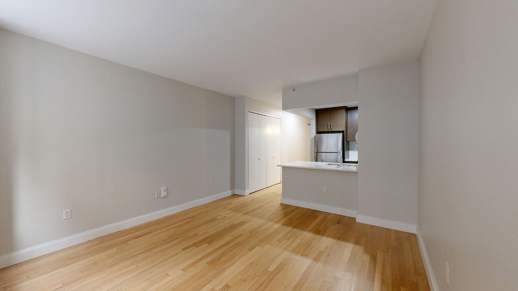 10 Hanover Square - Photo 3