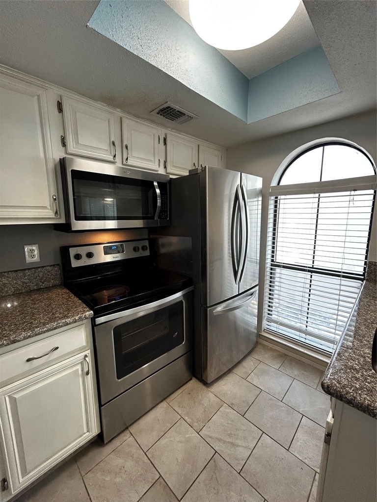 708 Graham Pl - Photo 1