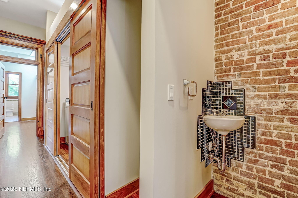 122 E Duval Street - Photo 10
