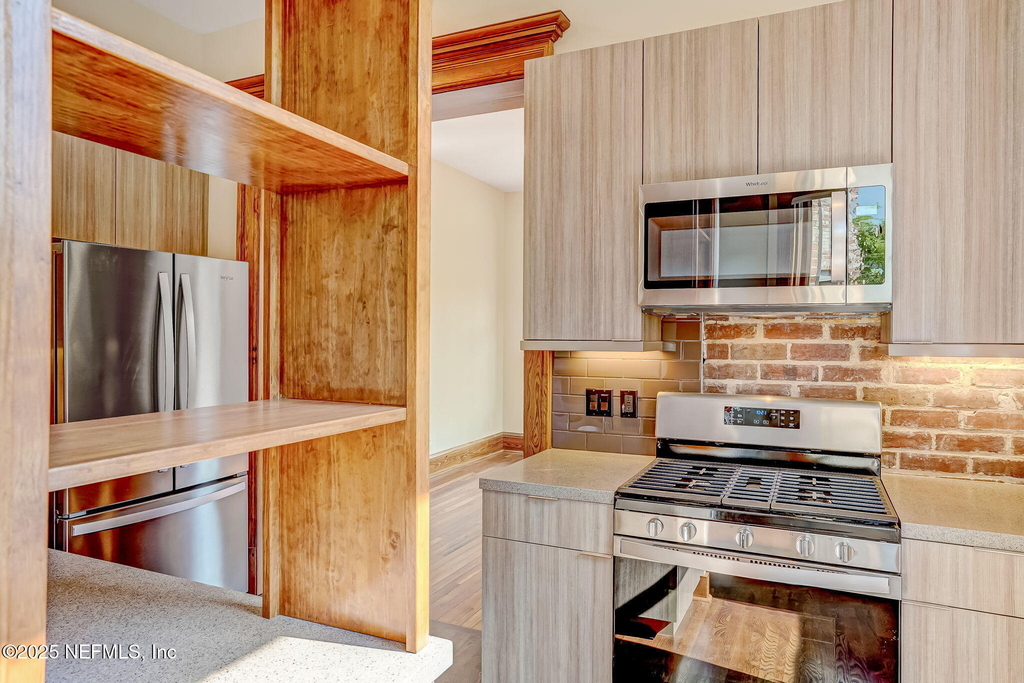 122 E Duval Street - Photo 4