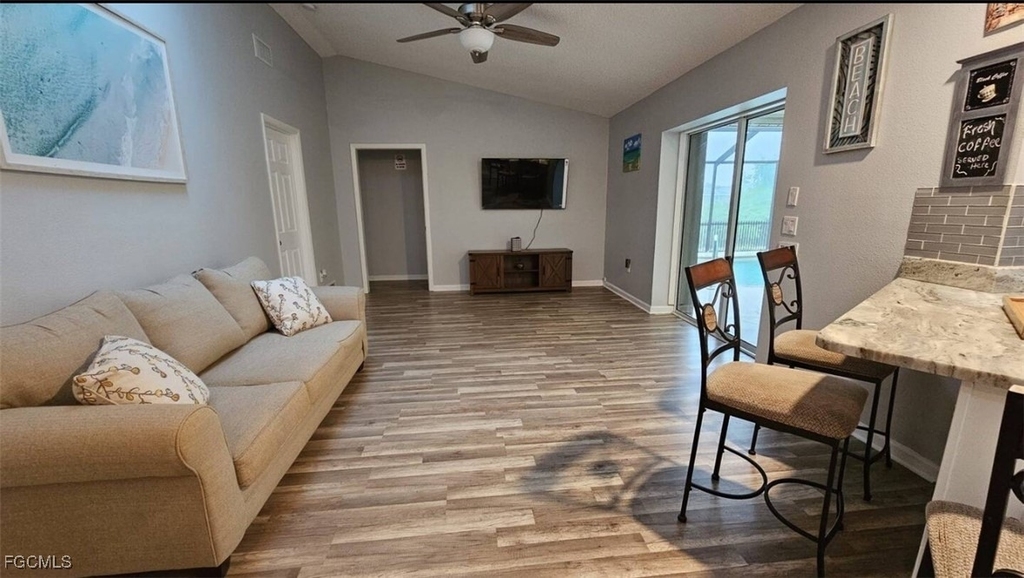 11195 Seabreeze Avenue - Photo 19