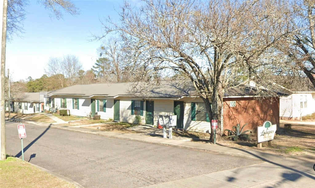 424 Highland Ave - Photo 1