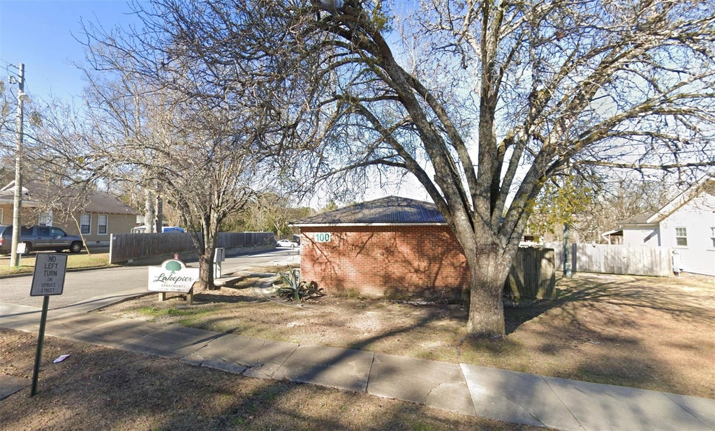 424 Highland Ave - Photo 0