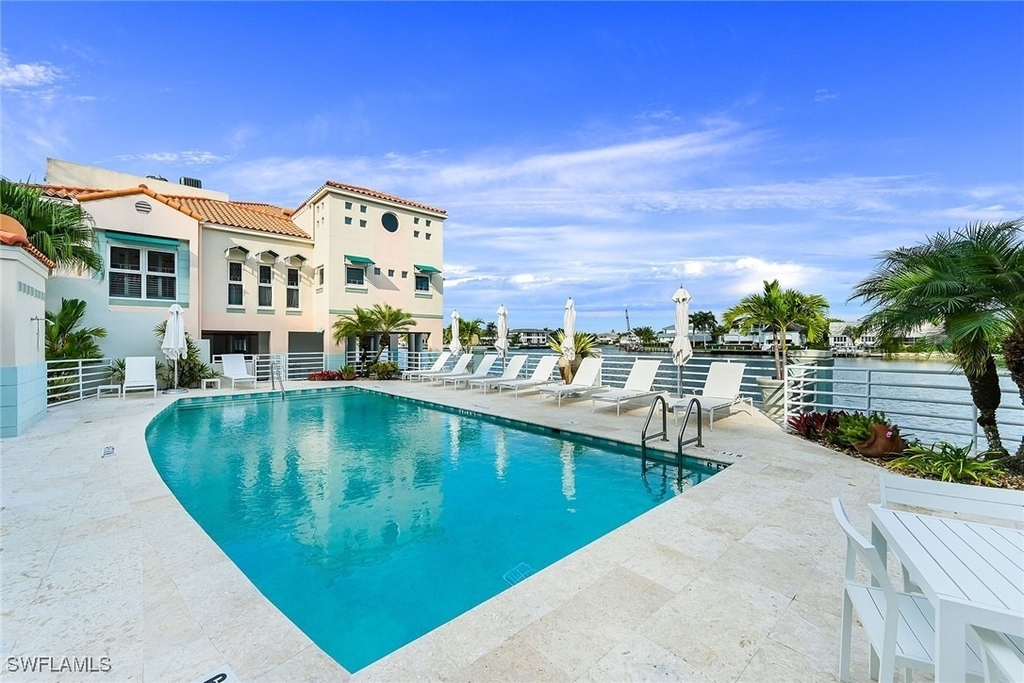 4560 Gulf Shore Boulevard N - Photo 19