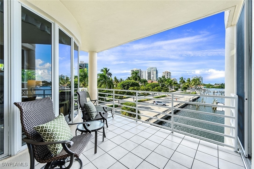 4560 Gulf Shore Boulevard N - Photo 21