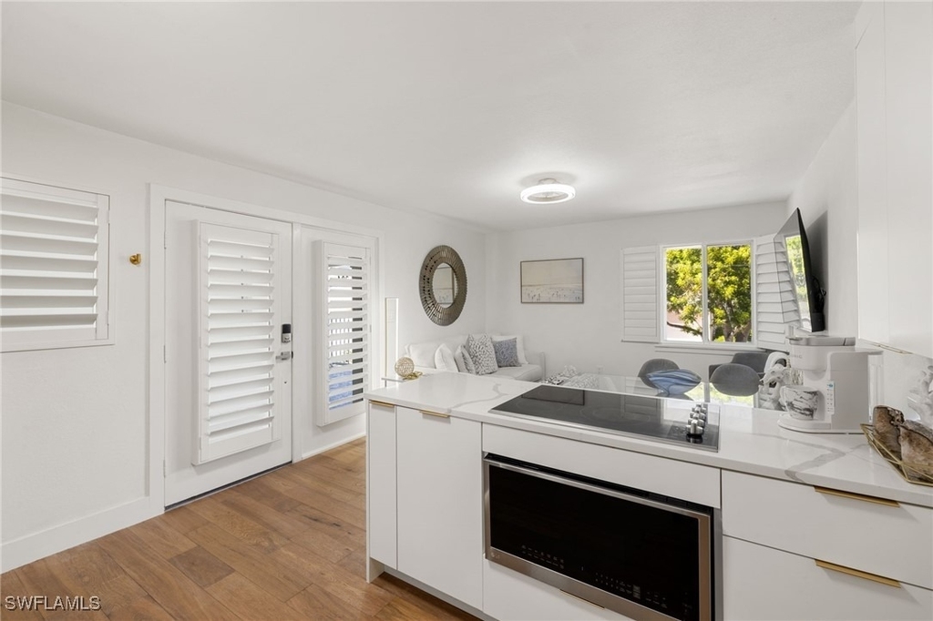 175 Fifth Avenue S - Photo 10