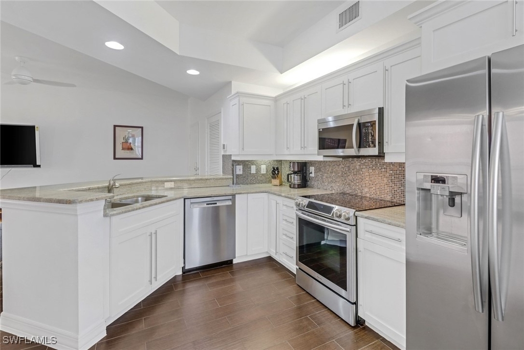 450 Bayfront Place - Photo 2