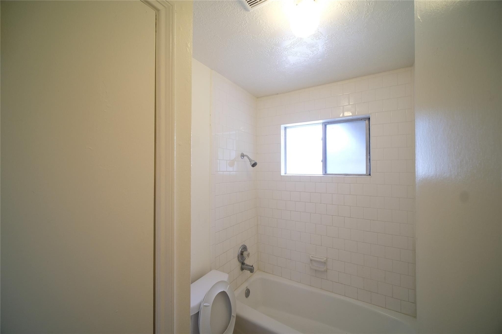 12327 Shannon Hill - Photo 9