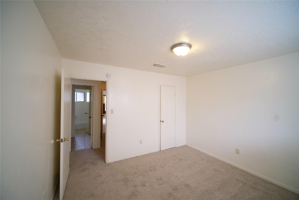 12327 Shannon Hill - Photo 7