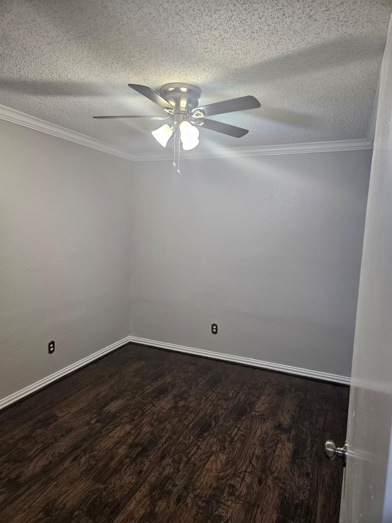 1409 Wentworth Street - Photo 4