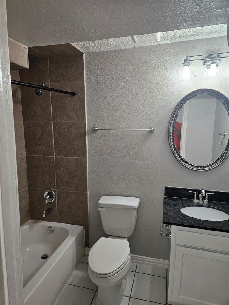 1409 Wentworth Street - Photo 5