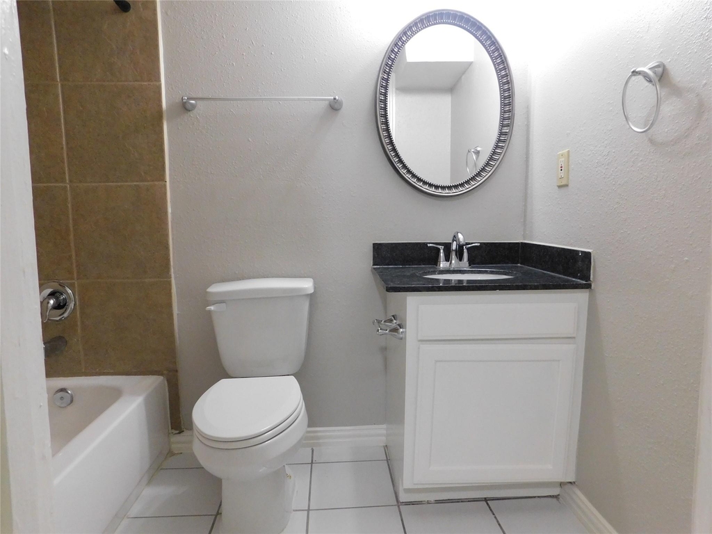 1409 Wentworth Street - Photo 6