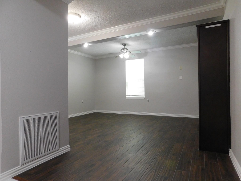1409 Wentworth Street - Photo 1
