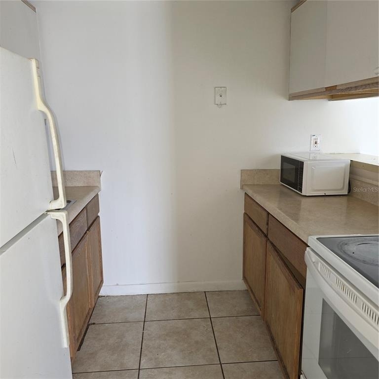 921 W Oak Ridge Road - Photo 2
