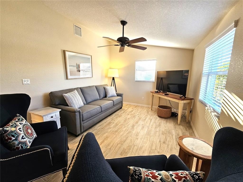 1153 Clark Street - Photo 4