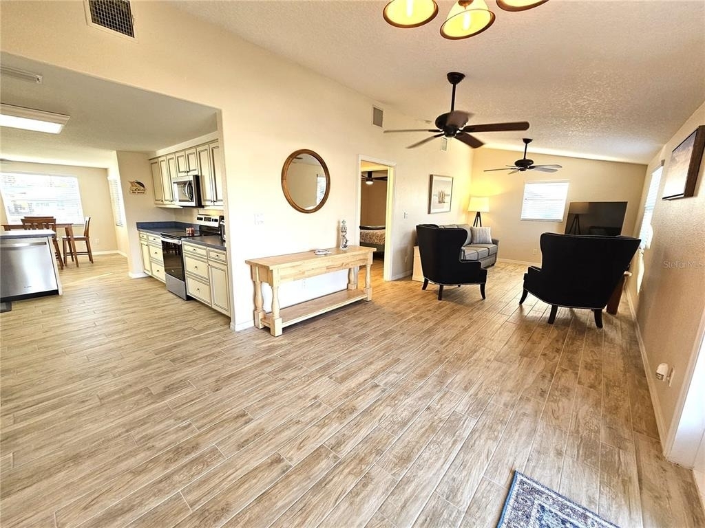 1153 Clark Street - Photo 7