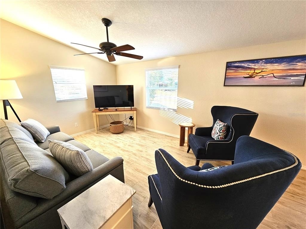 1153 Clark Street - Photo 5
