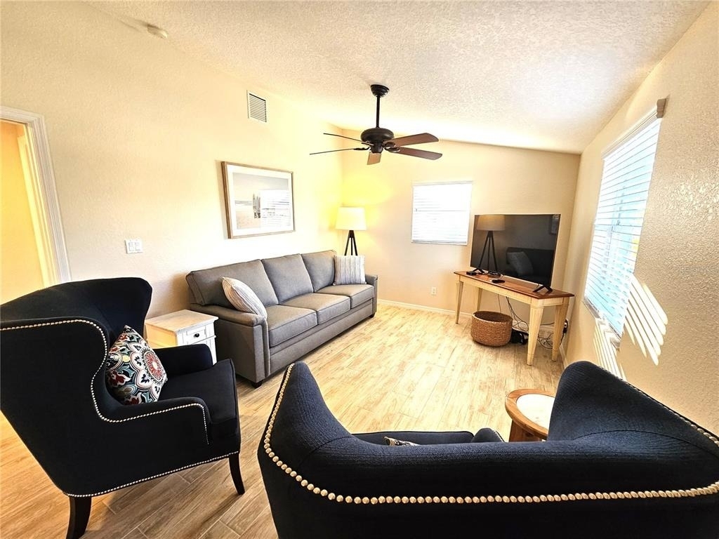 1153 Clark Street - Photo 3