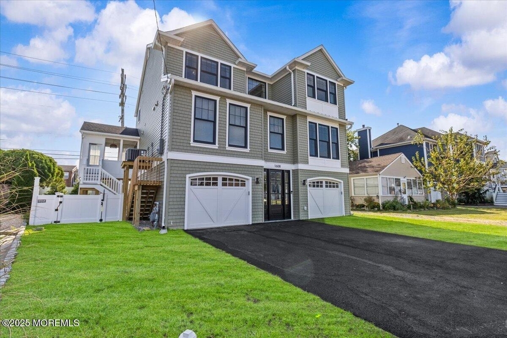 1608 East Street - Photo 0