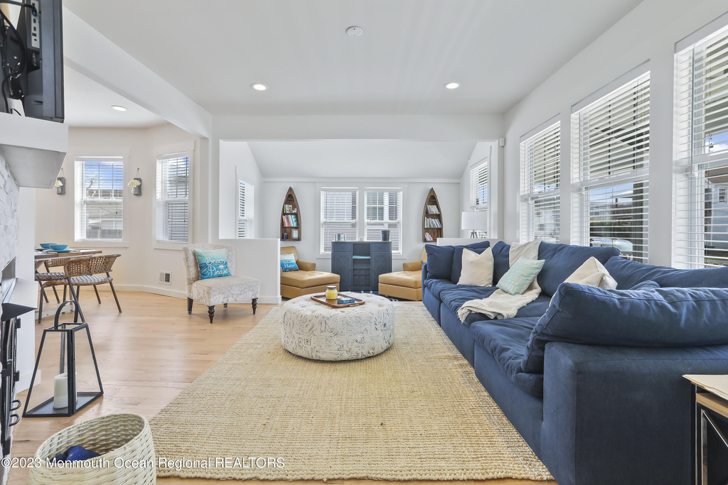 316 Park Place Avenue - Photo 4