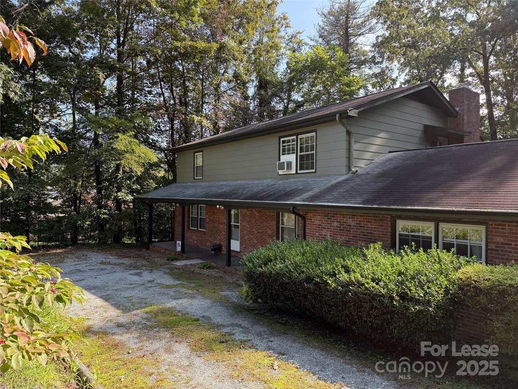 200 Daniel Drive - Photo 0