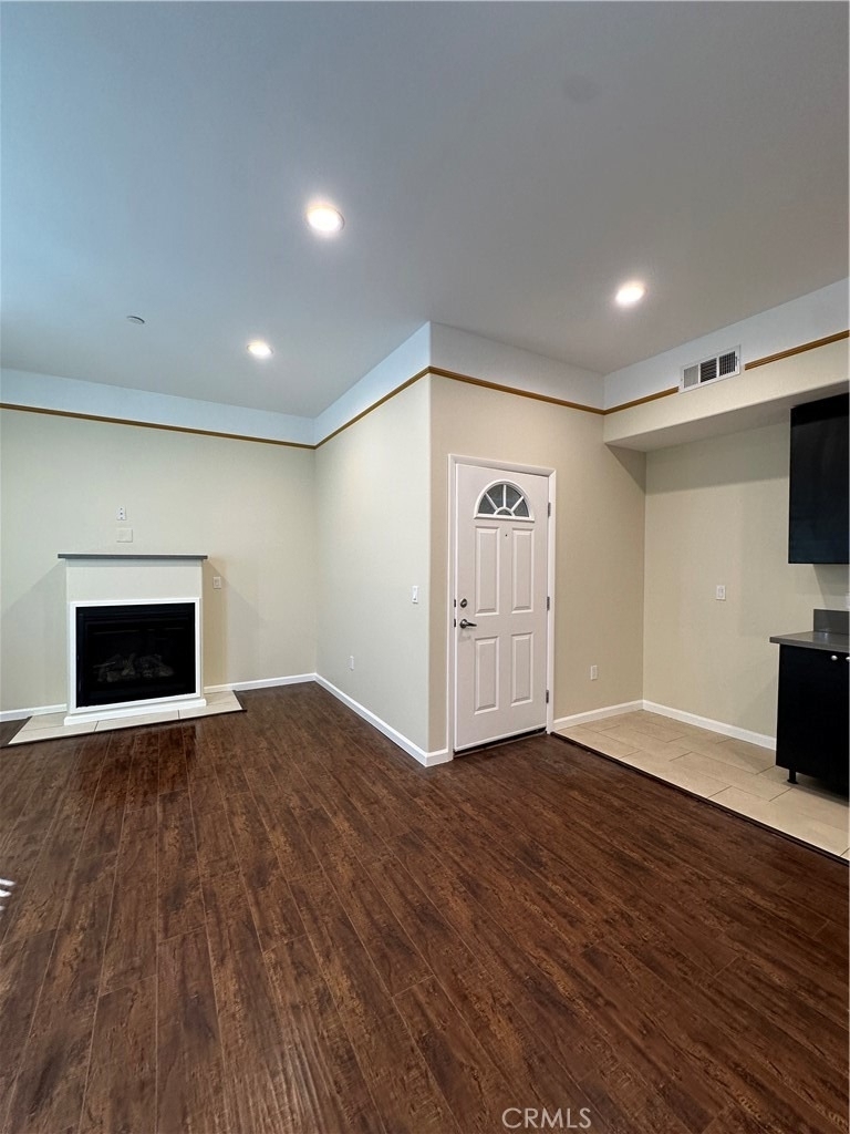 14233 Tiara Street - Photo 8