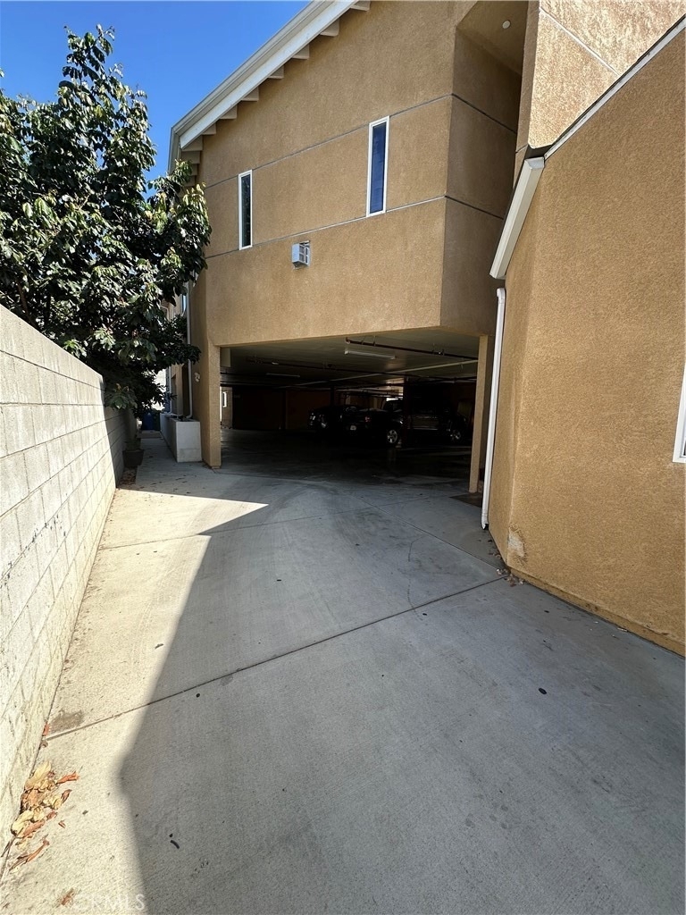 14233 Tiara Street - Photo 1