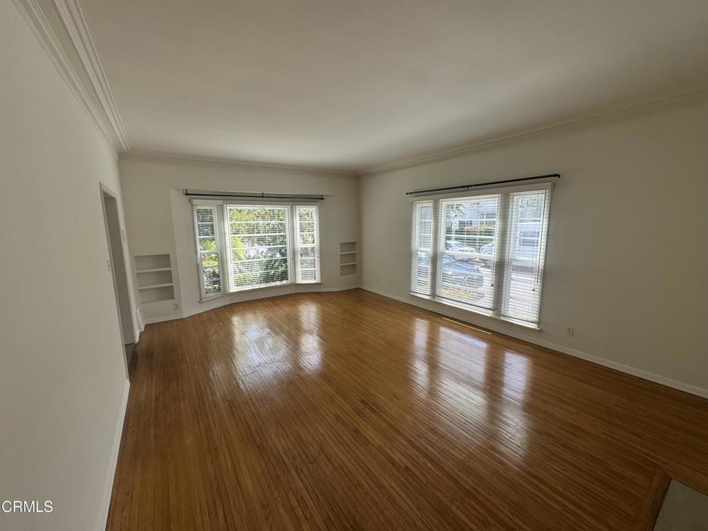 368 Crescent Drive - Photo 4