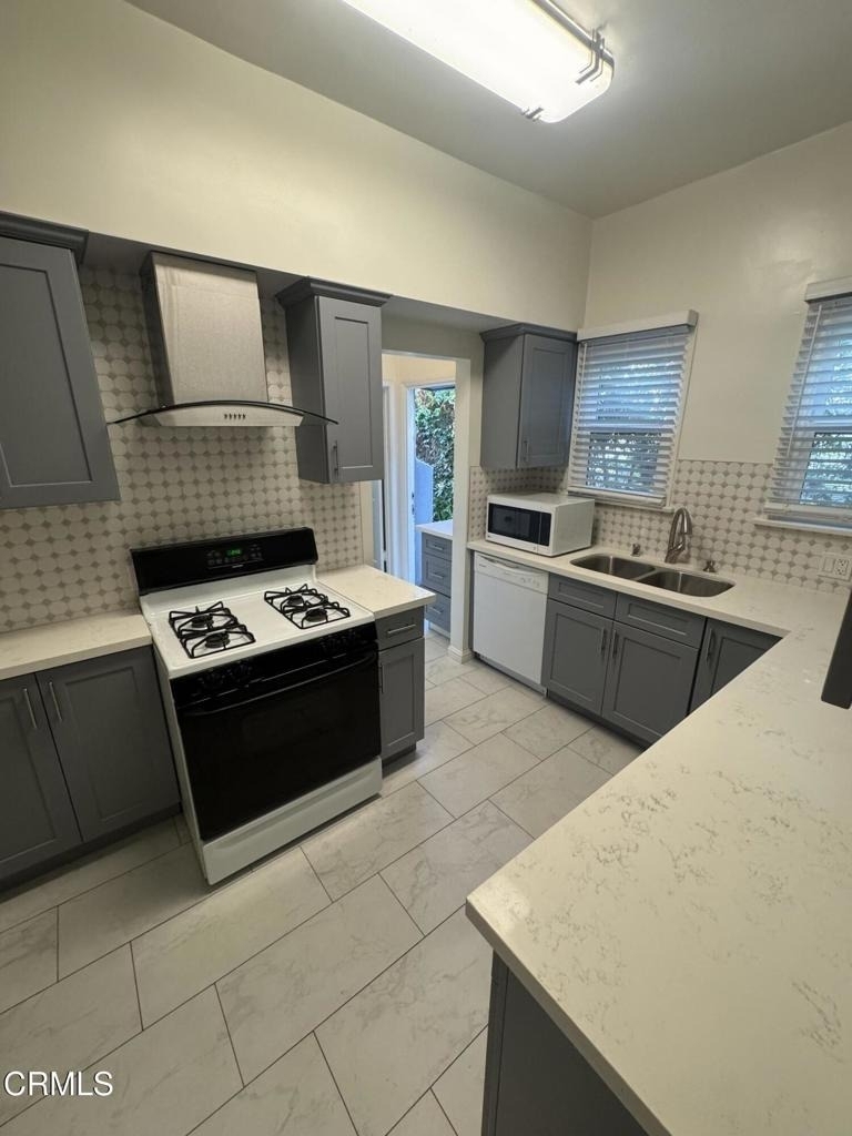 368 Crescent Drive - Photo 2