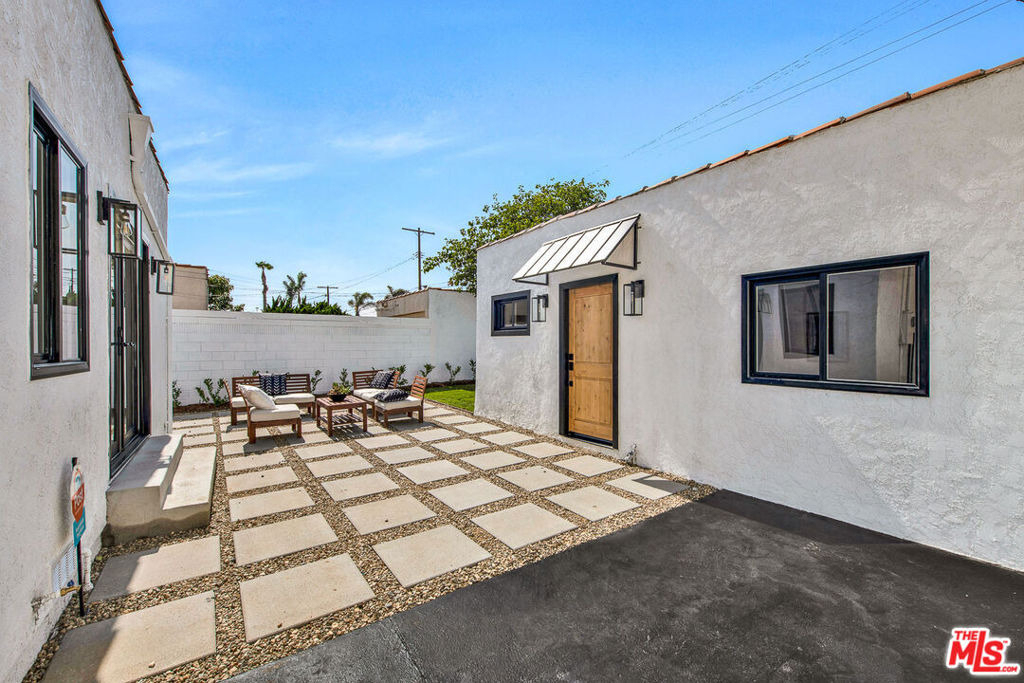 4313 1/2 W 59th Street - Photo 1