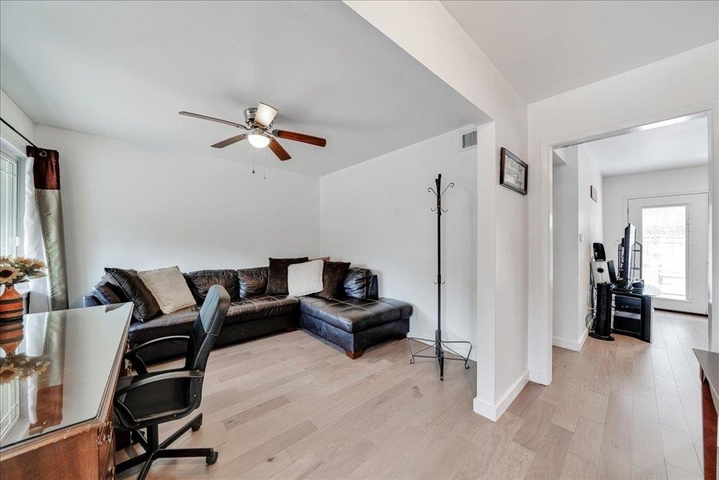 8001 Briarwood Ln - Photo 6