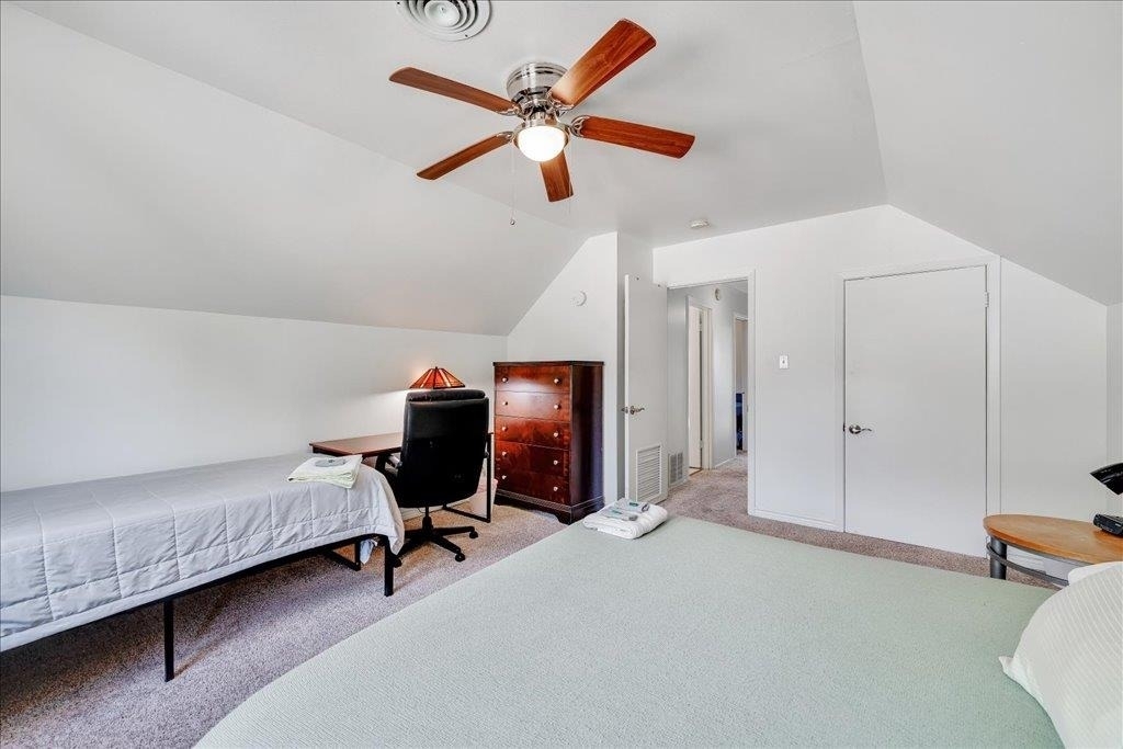 8001 Briarwood Ln - Photo 18