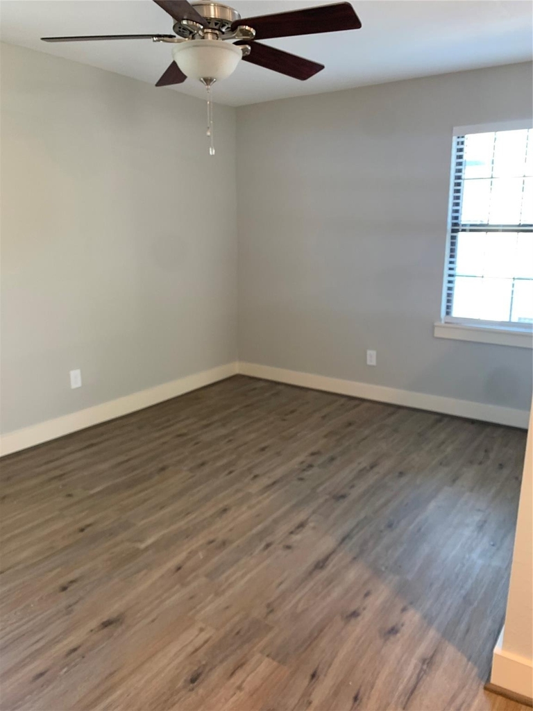 1210 Ave M Rear - Photo 8