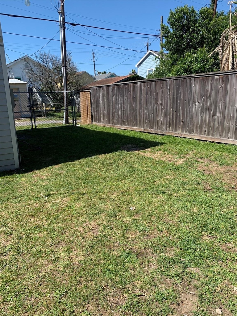 1210 Ave M Rear - Photo 16