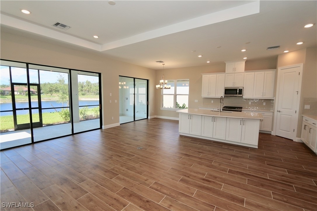 8437 Rosa Court - Photo 3