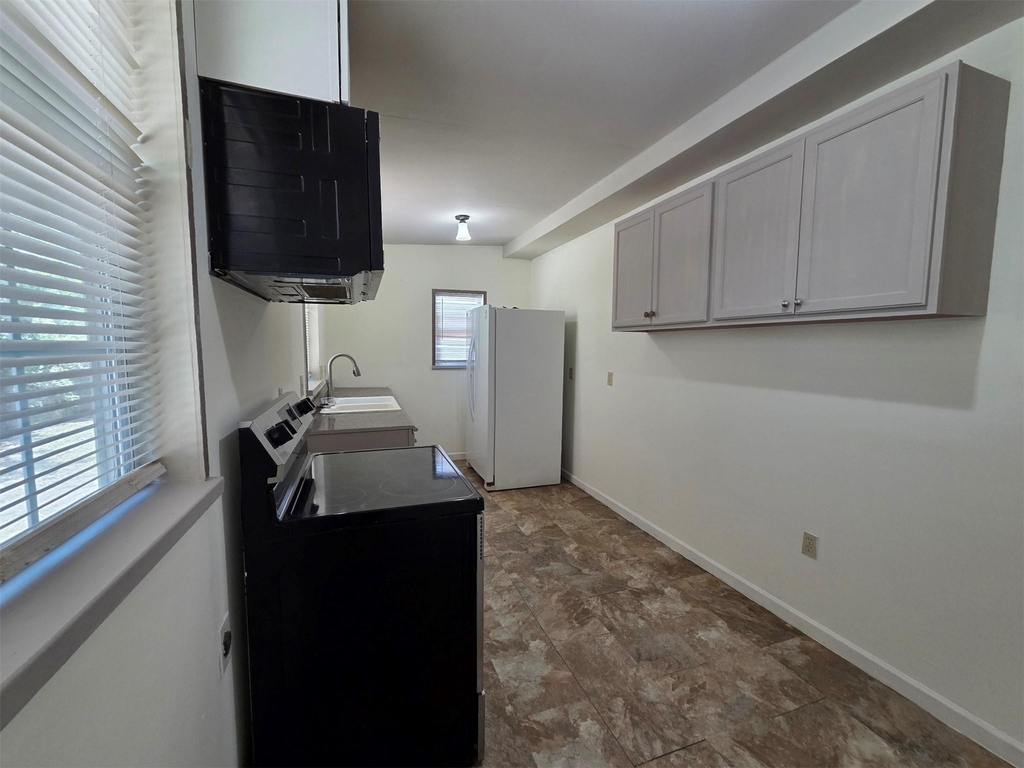 22884 Oakmont Drive - Photo 16