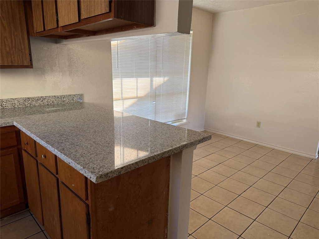 2114 W Greens Road - Photo 10